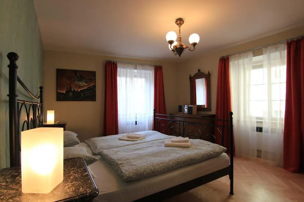 Vlasska House At The 3 Swallows Apartment Prague